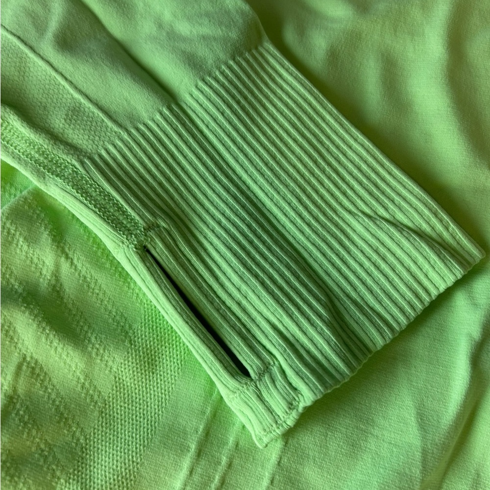 Athleta Womens Green Long Sleeve Speedlight Workout Top M NWT - Picture 4 of 7